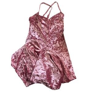 blush pink crushed velvet sleeveless culotte romper cross back spaghetti strap M